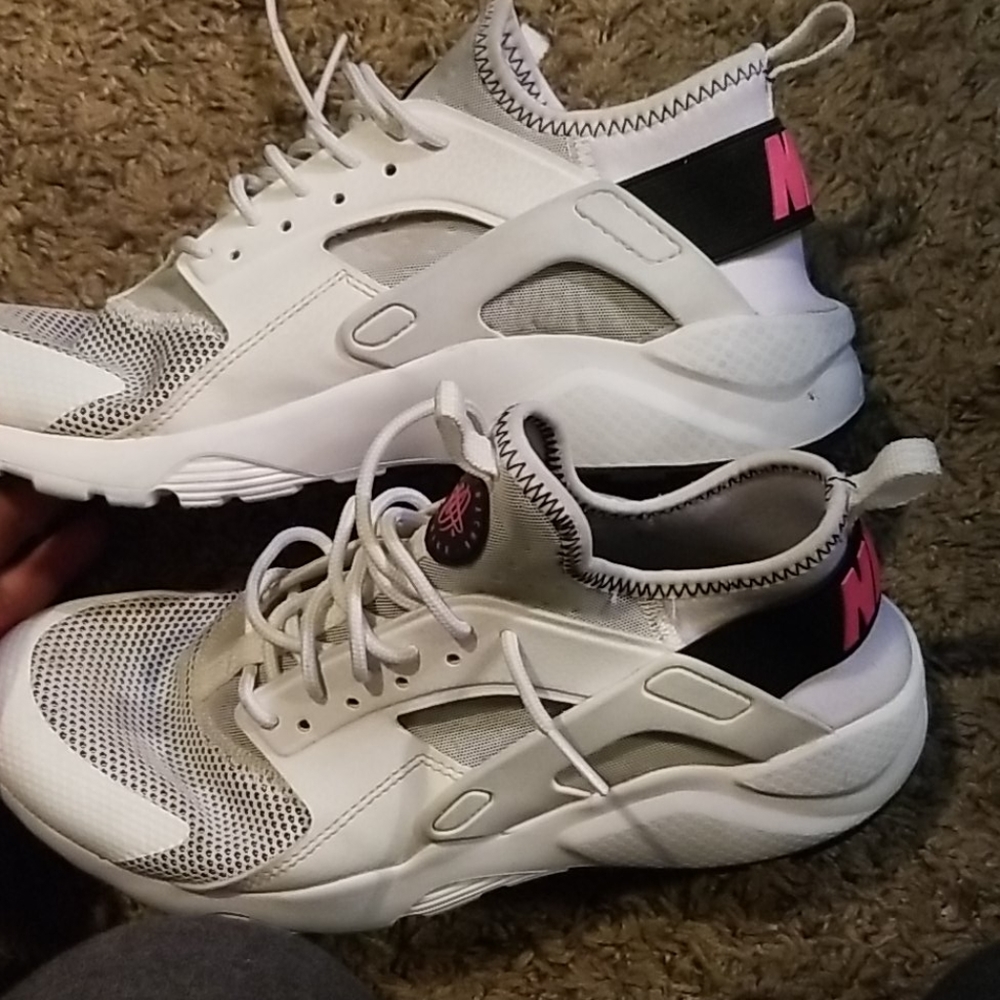 Shoes - Picture 4 of 4